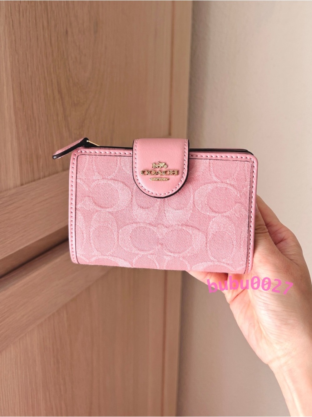 NWT💖Coach Medium Corner Zip Wallet
In Signature Denim Light Pink CDF13 Gifts